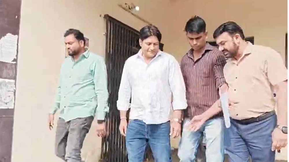 रिश्वतखोरी का भंडाफोड़: CSEB ग्रामीण कार्यालय में ACB रेड, तीन आरोपी रंगे हाथों पकड़े