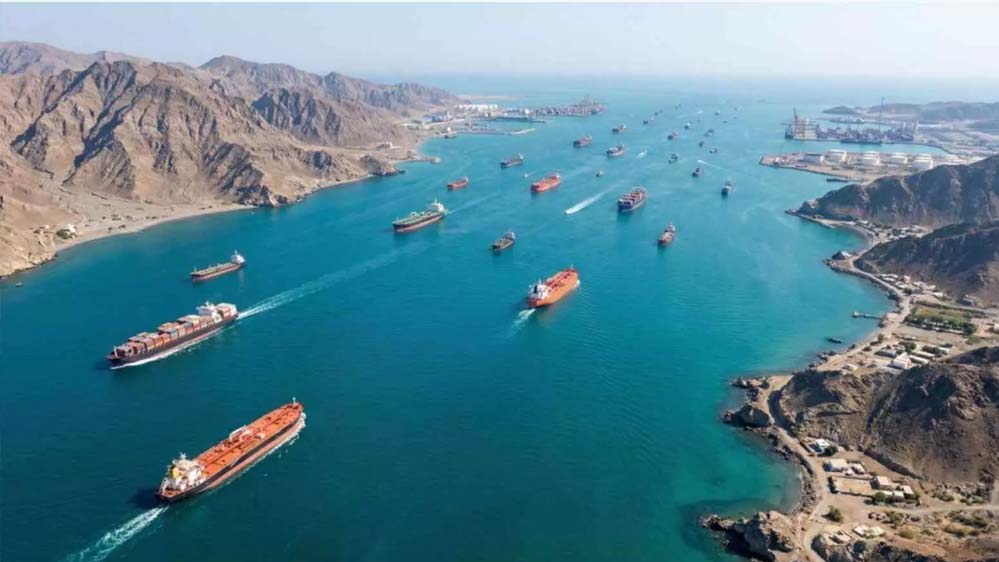 ईरान की धमकी के बीच अमेरिका ने लिया फैसला बदलने का कदम, होर्मुज स्ट्रेट पर तेल टैंकरों की आवाजाही पर असर