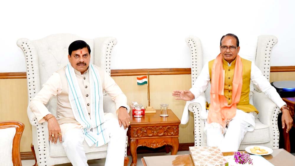 दिल्ली में सीएम मोहन यादव ने प्रहलाद के साथ की शिवराज से बैठक, तुअर की फसल सरकार करेगी पूरी तरह खरीद