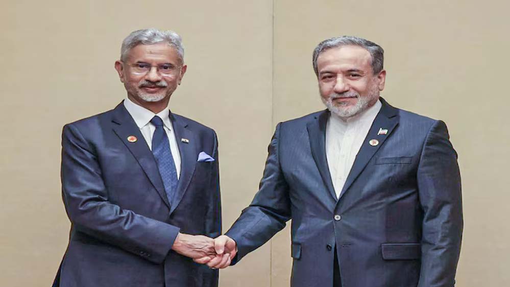 स्ट्रेट ऑफ होर्मुज से गुजरेंगे भारतीय जहाज, जयशंकर और अराघची के बीच हुई महत्वपूर्ण चर्चा