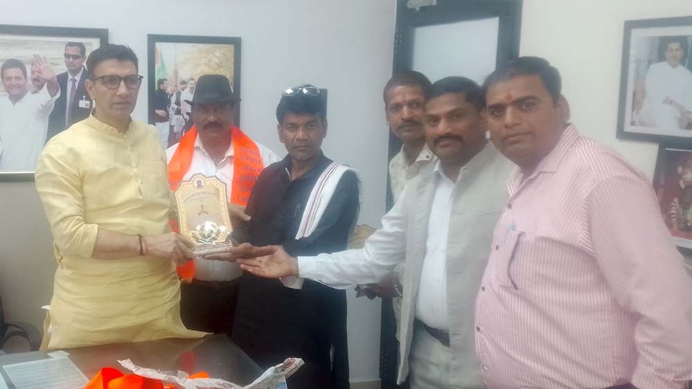 अधिमान्य पत्रकार नेतृत्व समिति के द्वारा जीतू पटवारी से की मुलाकात