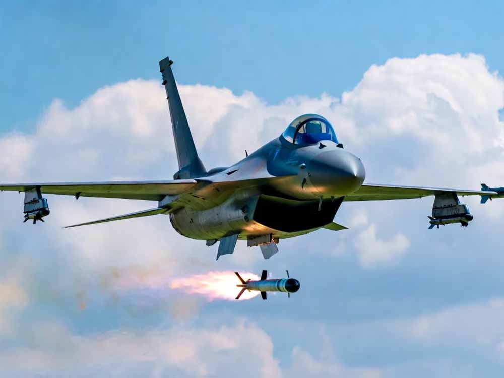 राफेल को टक्कर देगा तेजस MK-2… बंकर-बस्टर मिसाइलों से दुश्मन के ठिकाने तबाह