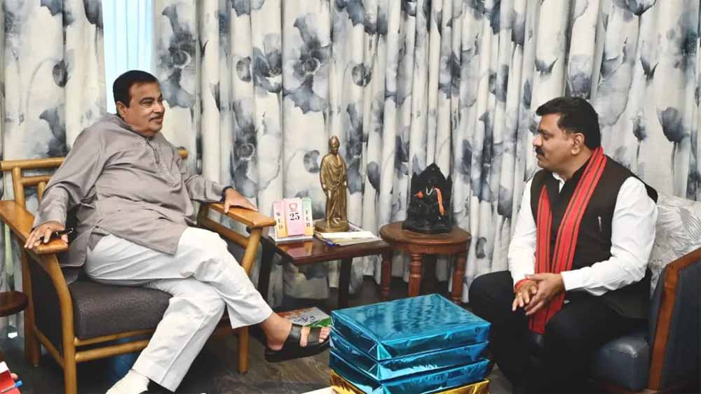 राज्य के सड़क विकास को रफ्तार: NH-30 के 122 किमी हिस्से के 4-लेन प्रस्ताव पर गडकरी–विजय शर्मा की बैठक