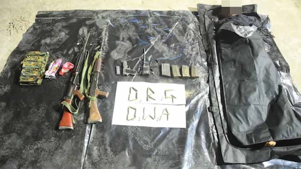 भैरमगढ़ में पुलिस-नक्सली मुठभेड़: एरिया कमेटी का इनामी माओवादी मारा गया, हथियारों का जखीरा मिला