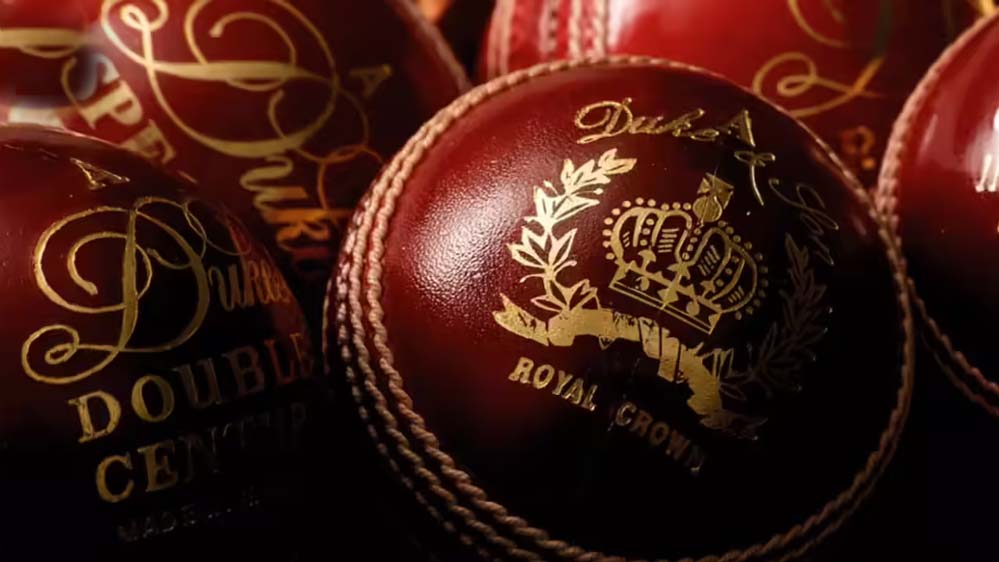 ड्यूक्स गेंदों की सप्लाई संकट में, मिडिल ईस्ट टेंशन से इंग्लैंड के घरेलू क्रिकेट पर असर, ECB ने दी सफाई