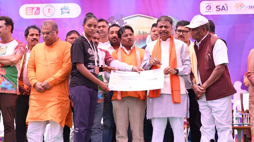 बस्तर हेरिटेज मैराथन 2026: 9,800 से अधिक धावकों के साथ बस्तर ने वैश्विक मंच पर किया धमाल