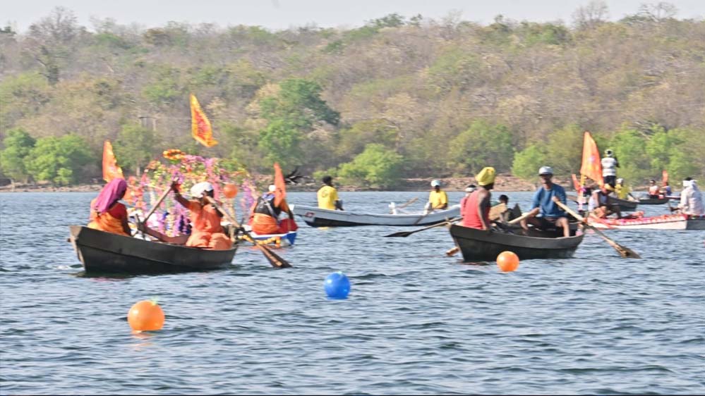 धमतरी में गंगरेल नौकायान उत्सव में आयोजित महानदी रिवर बोट चैंपियनशिप ने इतिहास को किया आमंत्रित