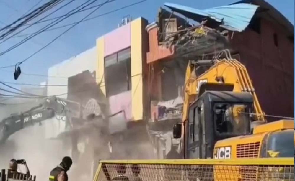 UDA की कार्रवाई से उज्जैन में मचा हड़कंप, 16 अवैध निर्माण बुलडोज़र से ध्वस्त