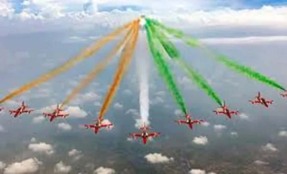 चंडीगढ़ एयर शो: आसमान में बना तिरंगा, सुखना लेक पर प्री-बुकिंग वालों को ही मिलेगा प्रवेश