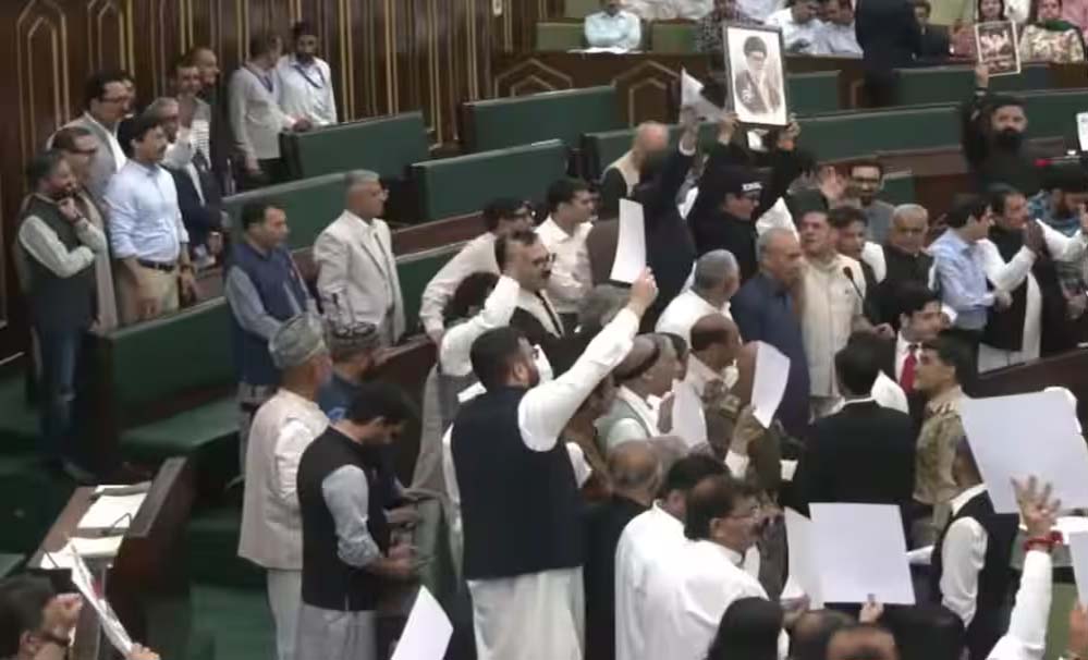 JK विधानसभा में तकरार, ‘इजरायल मुर्दाबाद’ के नारे, BJP और कांग्रेस विधायकों के बीच भारी झड़प