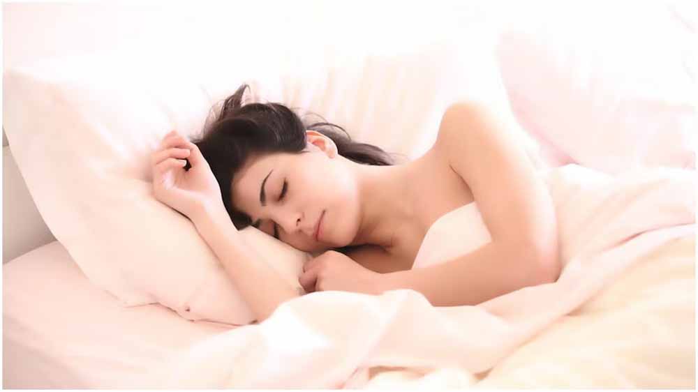 गर्मियों में कूल नींद का फॉर्मूला! एक्सपर्ट ने बताए सुकून भरी नींद के असरदार उपाय