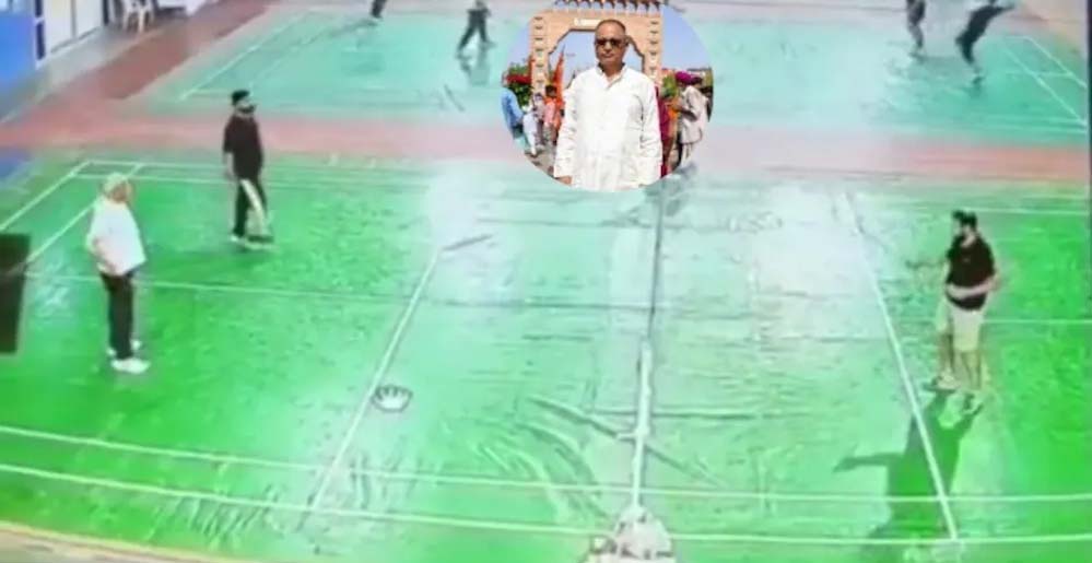 महोबा: बैडमिंटन खेलते-खेलते मौत का शिकार हुआ खिलाड़ी, CCTV में कैद हुआ 5 सेकंड का मंजर