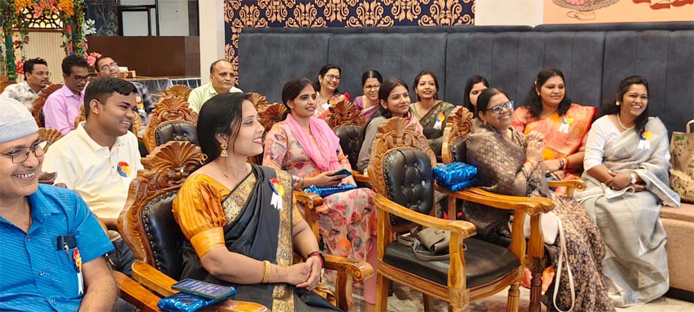 नारी शक्ति को सलाम: महिला दिवस पर महिला कर्मचारियों का सम्मान