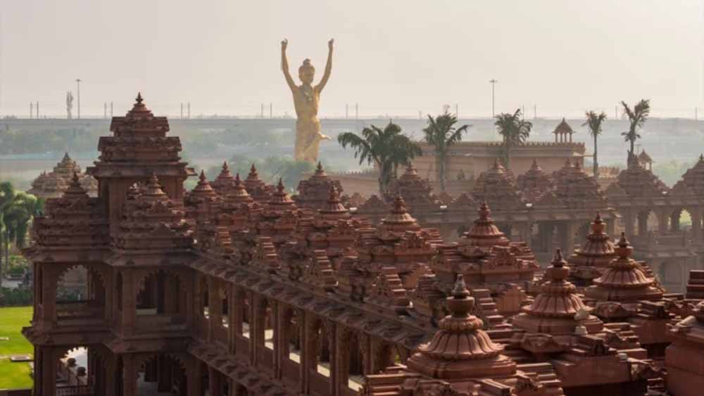 26 मार्च को बनेगा इतिहास: अक्षरधाम में दुनिया की सबसे ऊंची ‘एक पैर’ पर खड़ी प्रतिमा का अनावरण