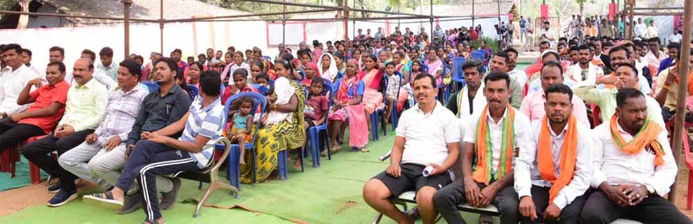 वन मंत्री कश्यप ने बेतबेड़ा में 83.50 लाख रुपये के विकास कार्यों का किया भूमिपूजन