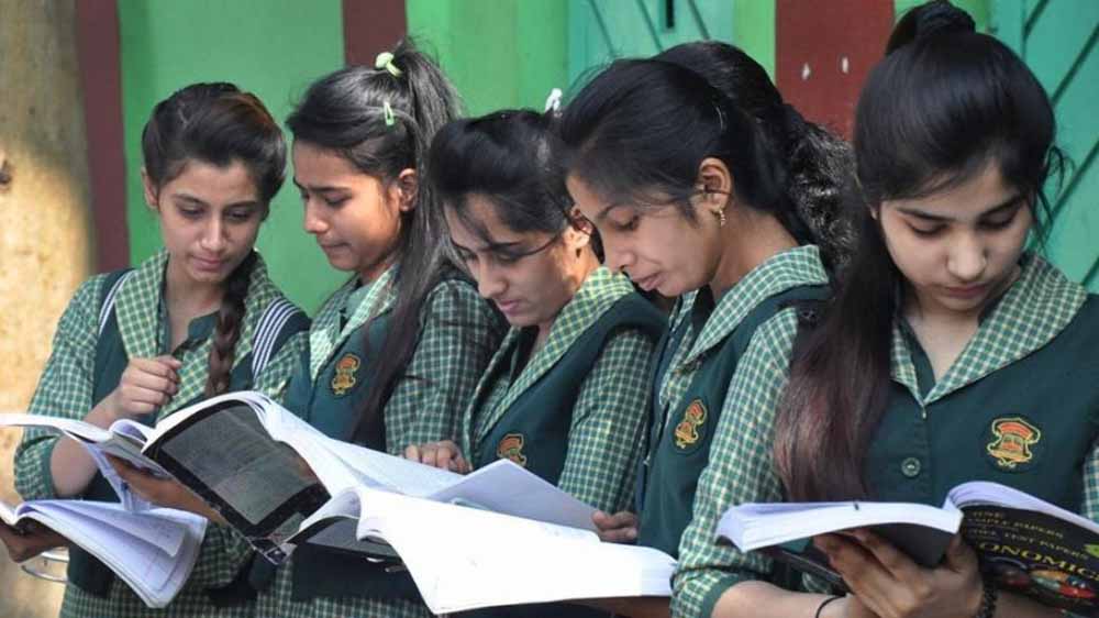 CBSE 10वीं बोर्ड परीक्षा 2026: LOC भरना शुरू, जानिए कौन है पात्र और क्या हैं नियम