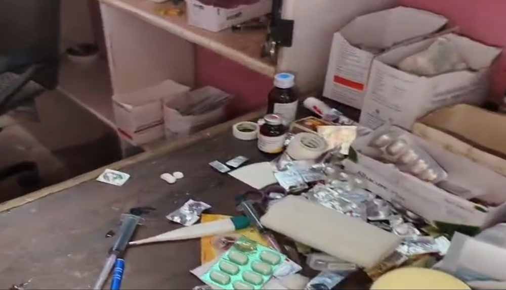 फर्जी इलाज पर सख्ती: प्रशासन ने दो अवैध क्लीनिक बंद किए, दवाओं को किया जब्त