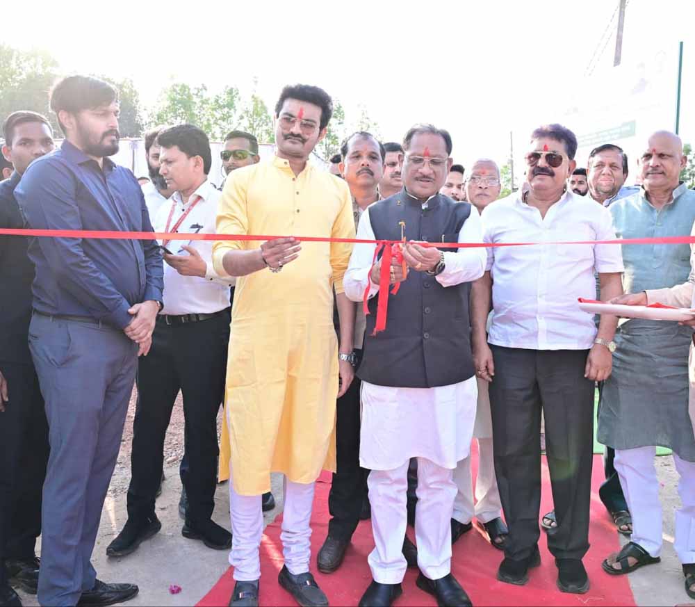 एक पेड़ माँ के नाम अभियान से जुड़ा जनभावना और पर्यावरण संरक्षण का संदेश: लगभग 2 एकड़ क्षेत्र में 400 से अधिक पौधे रोपित