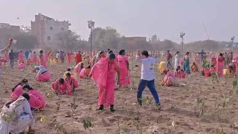 ड्रोन कैमरों और डिजिटल गणना तंत्र के जरिए सटीक पुष्टि के बाद गिनीज वर्ल्ड रिकॉर्ड्स के जज ऋषिनाथ ने नए रिकॉर्ड की घोषणा की