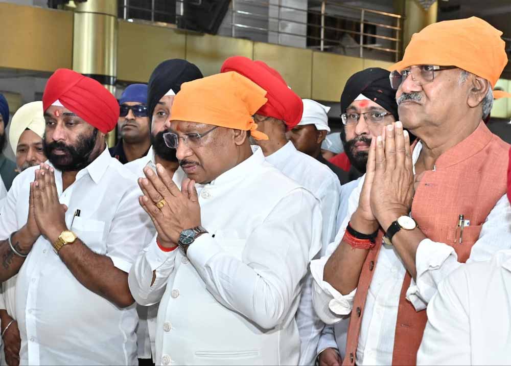 त्याग और साहस की परंपरा को नमन, मुख्यमंत्री ने किया सिख गुरुओं का स्मरण