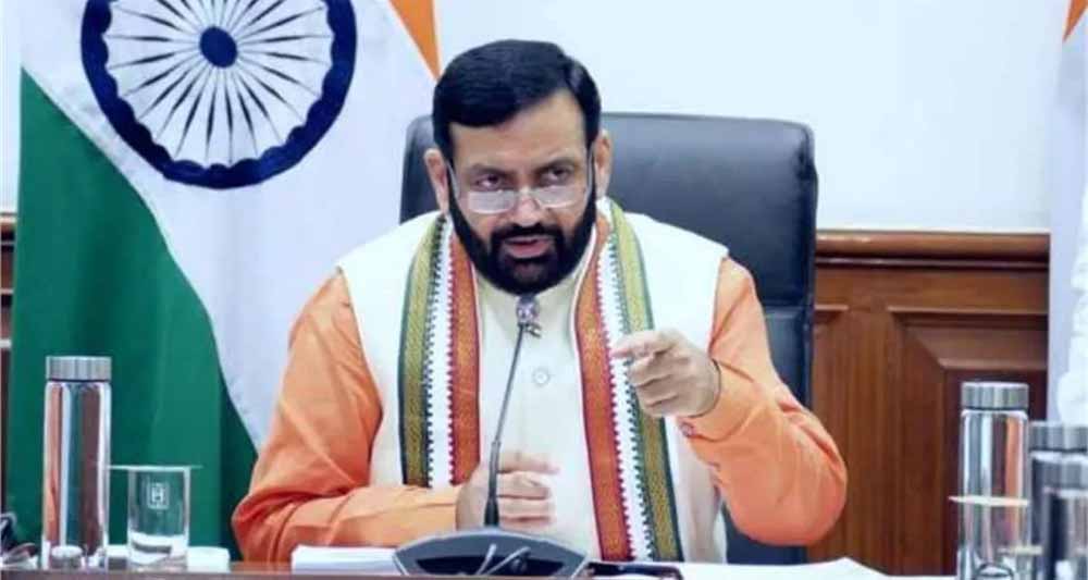 सड़क हादसों पर लगाम की तैयारी: CM सैनी का निर्देश, सड़क से 3 फीट दूरी पर लगेंगे बिजली के खंभे