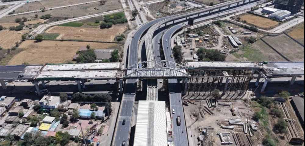 इंदौर में रिकॉर्ड ऑपरेशन: 12 घंटे में 400 टन स्टील गर्डर 23 मीटर ऊपर स्थापित