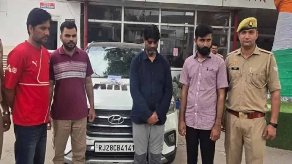 मुठभेड़ के बाद पुलिस की बड़ी कार्रवाई: 100 गाड़ियां चोरी करने वाला ‘बकरा’ गैंग गिरफ्तार