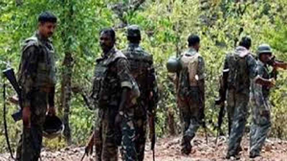 सुरक्षाबलों का दबाव बढ़ा: मोहला-मानपुर में मुठभेड़ के बाद जंगल की ओर भागे नक्सली, हथियार बरामद