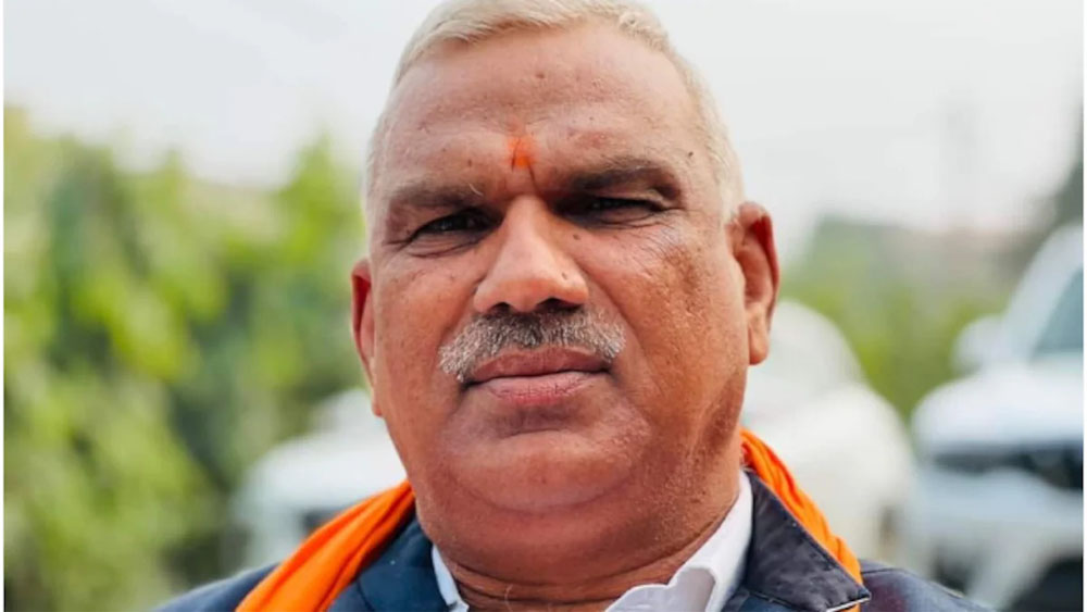 बिना किसी प्रोटोकॉल के जब गृह राज्य मंत्री ने UDH मंत्री का मुंह मीठा कराकर जीत लिया सबका दिल