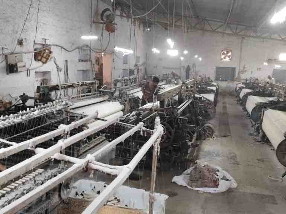 भीलवाड़ा की 100 साल पुरानी टेक्सटाइल इंडस्ट्री में पहली बार आए इतने खराब हालात और ठप होने की कगार पर प्रोसेस हाउस
