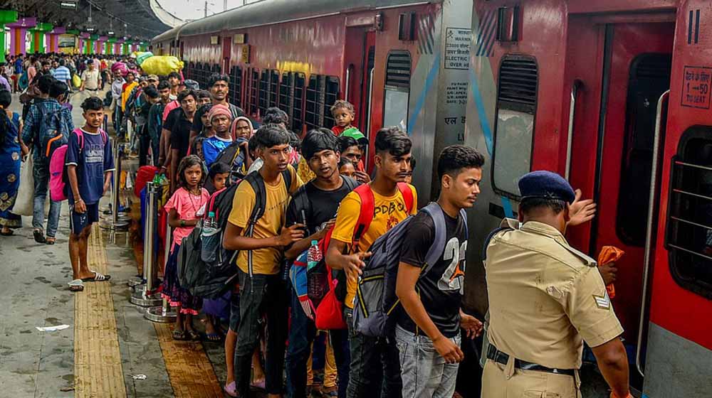 वोटर लिस्ट विवाद का असर: राजस्थान छोड़कर लौट रहे बंगाली मजदूर, कामकाज पर पड़ा असर