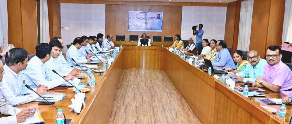 मुख्यमंत्री की अध्यक्षता में राज्य अनुश्रवण समिति की बैठक आयोजित