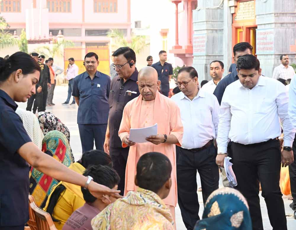 सीएम ने लोगों से कहा, चिंता मत करिए, आपकी समस्या पर सुनिश्चित कराएंगे प्रभावी कार्रवाई