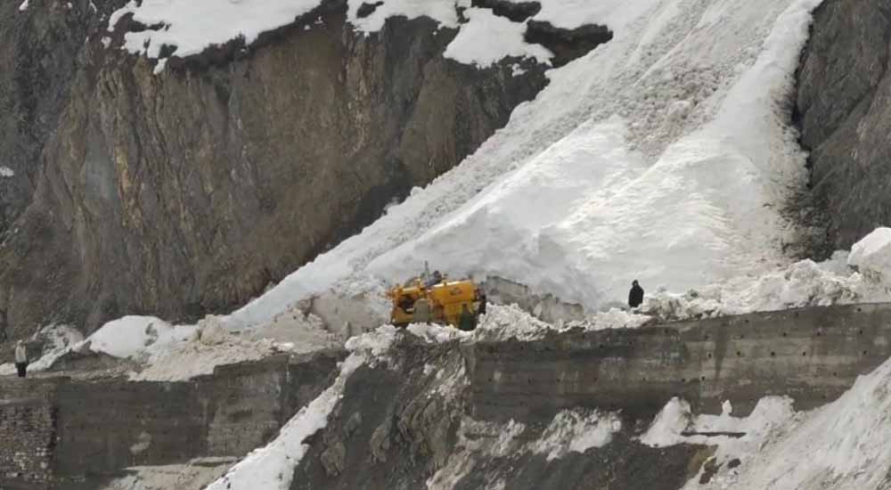 श्रीनगर-लेह हाईवे पर एवलांच, 6 की जान गई; राहत-बचाव अभियान जारी