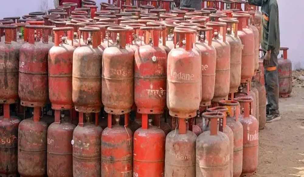 अपर मुख्य सचिव शमी का निर्देश: घरेलू उपभोक्ताओं को समय पर मिले गैस सिलेंडर