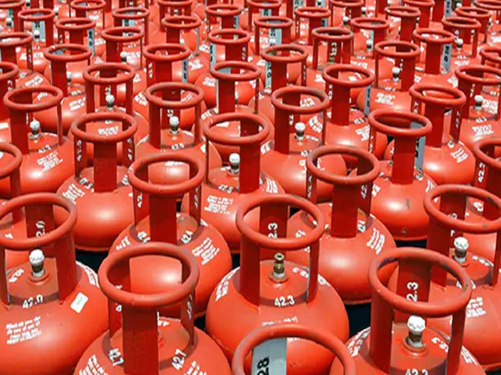 LPG के दाम बढ़ने के बाद, क्या पेट्रोल-डीजल की कीमतें भी होंगी महंगी? सरकार का प्लान सामने आया