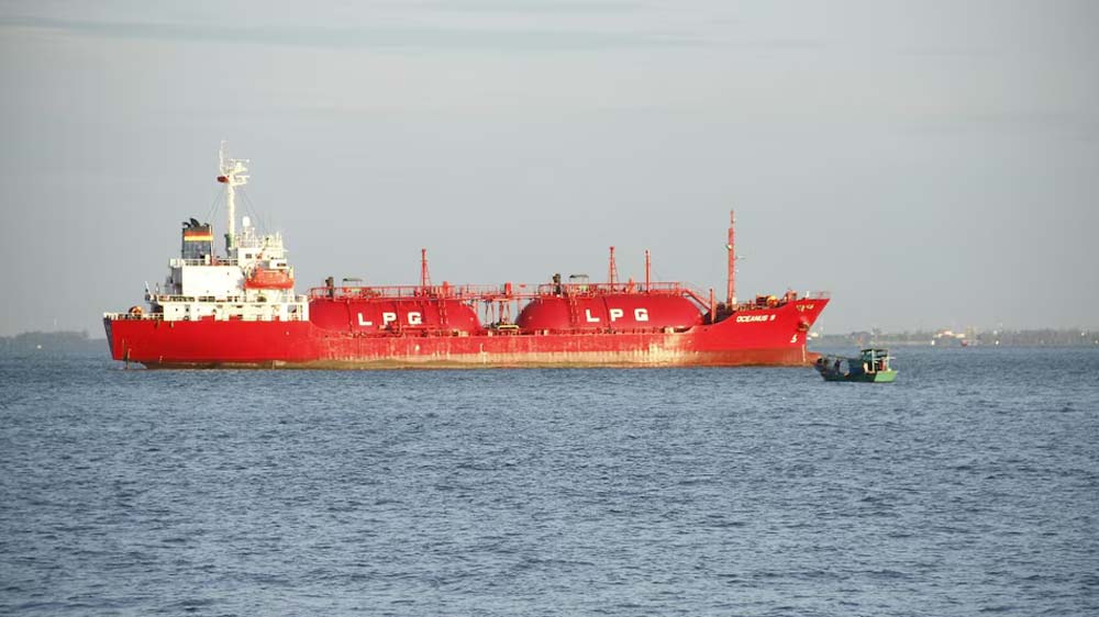 ऊर्जा सप्लाई को राहत: स्ट्रेट ऑफ होर्मुज से भारतीय LPG जहाजों को मिली मंजूरी