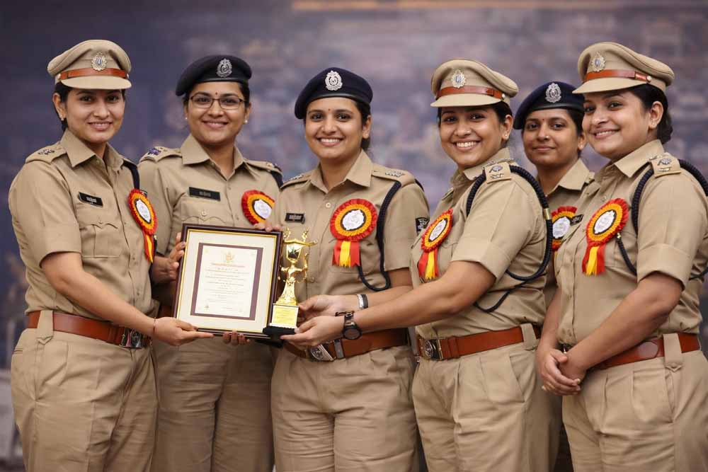 महिला पुलिस की उपलब्धियों पर विशेष सेमिनार, बेहतरीन विवेचना के लिए अधिकारियों को किया गया सम्मानित