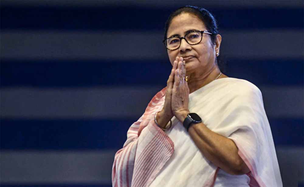 EC पर भड़कीं ममता बनर्जी, कहा- लोकतंत्र खतरे में, अघोषित आपातकाल जैसा माहौल