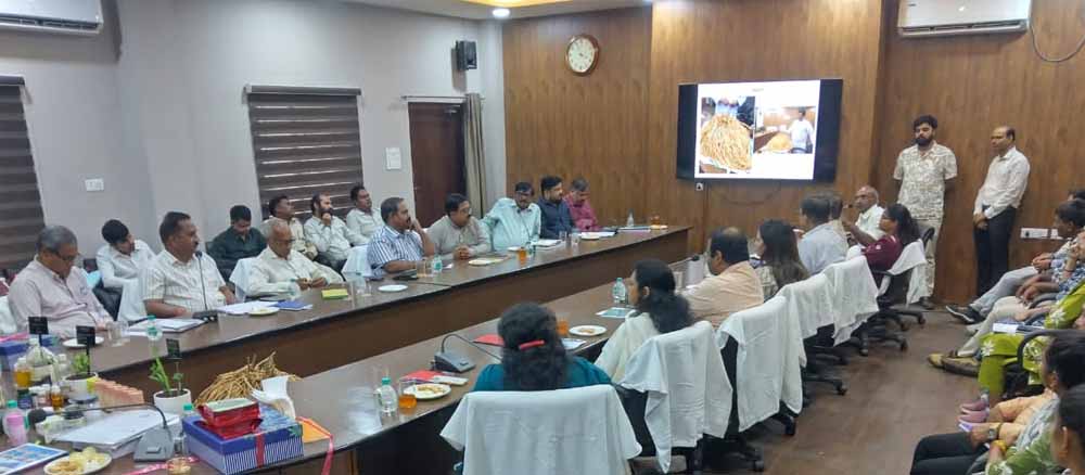 औषधीय खेती को बढ़ावा, बस्तर–सरगुजा में योजनाओं के विस्तार की घोषणा : विकास मरकाम