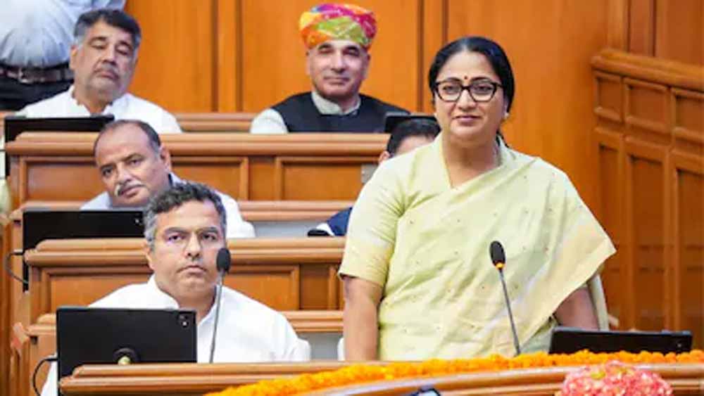 रेखा गुप्ता का दिल्ली बजट: मुफ्त बिजली समेत इन सेक्टर्स को मिला खास तोहफा