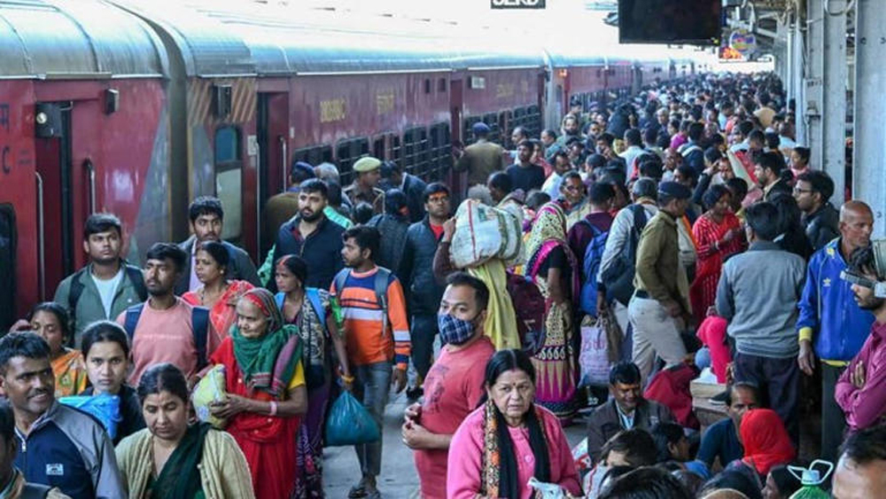 ट्रेन टिकट के लिए हाहाकार! मिनटों में लंबी वेटिंग, इन रूट्स पर सीट मिलना हुआ मुश्किल