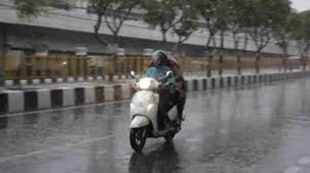 अगले 24 घंटे यूपी में आंधी-पानी का अनुमान, 51 जिलों में आकाशीय बिजली को लेकर अलर्ट जारी