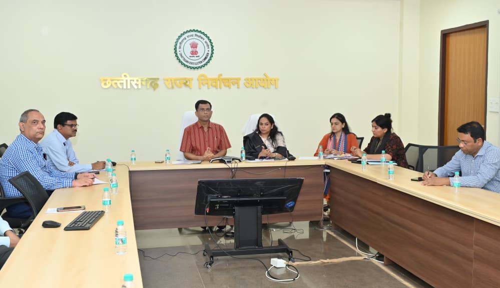 आगामी स्थानीय निकाय चुनाव को लेकर रायपुर में मतदाता सूची पुनरीक्षण की तैयारियां शुरू