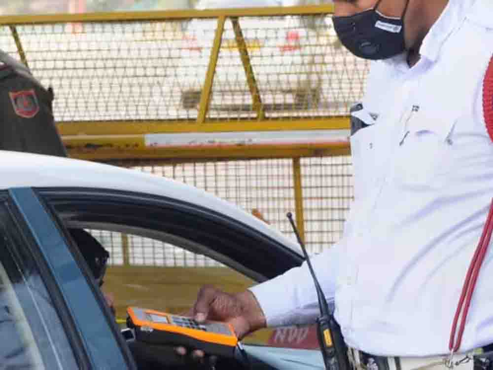 हैदराबाद पुलिस ने पकड़ा ट्रैफिक नियम तोड़ने का अनोखा तरीका, वाहन जब्त