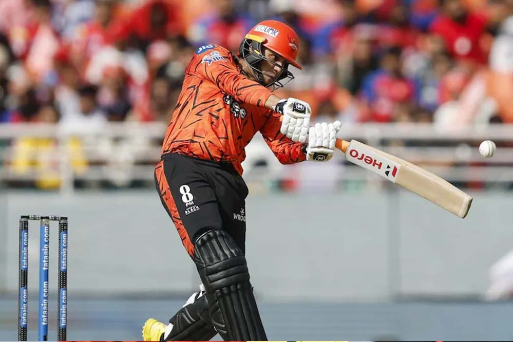 हैदराबाद ने सीएसके को हराया, मलिंगा ने तीन विकेट लेकर की शानदार गेंदबाजी