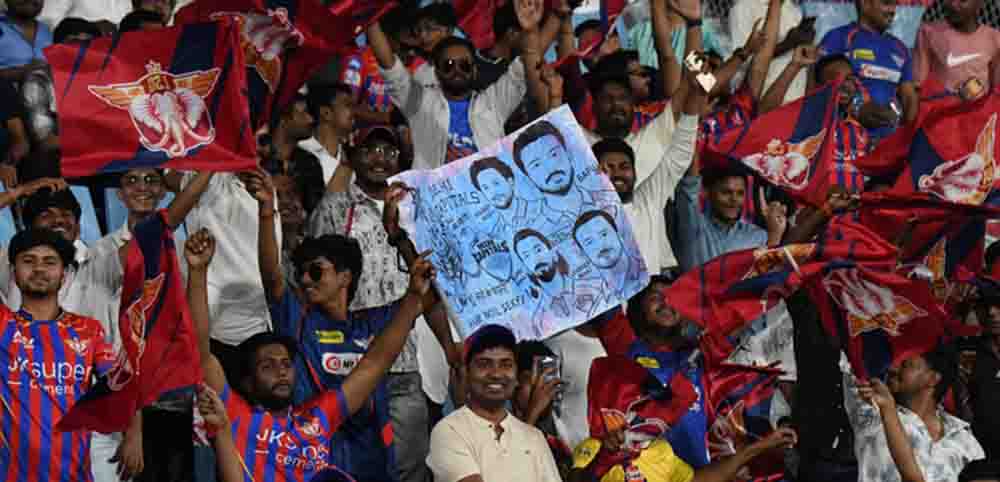 एलएसजी बनाम दिल्ली कैपिटल्स, रोमांचक मुकाबले में खिलाड़ियों से ज्यादा चमके प्रशंसक