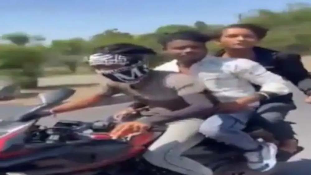 रफ्तार और स्टंट ने ली जान: रील शूट के दौरान ट्रेलर से टकराई बाइक, 3 युवक मारे गए