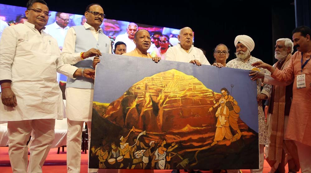 राष्ट्रद्रोहियों से सावधान रहने की अपील: सीएम योगी का जातिवाद पर कड़ा बयान