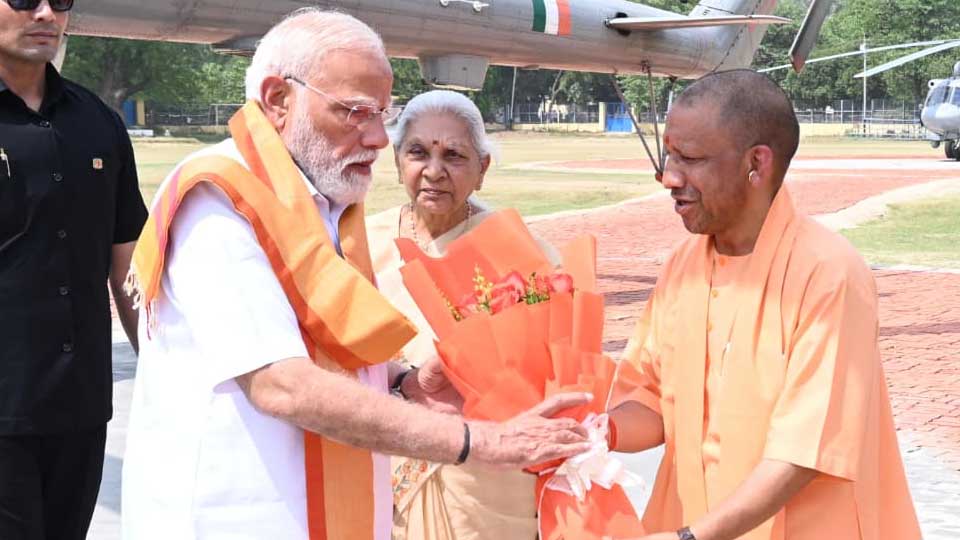 राज्यपाल व मुख्यमंत्री ने किया प्रधानमंत्री का स्वागत